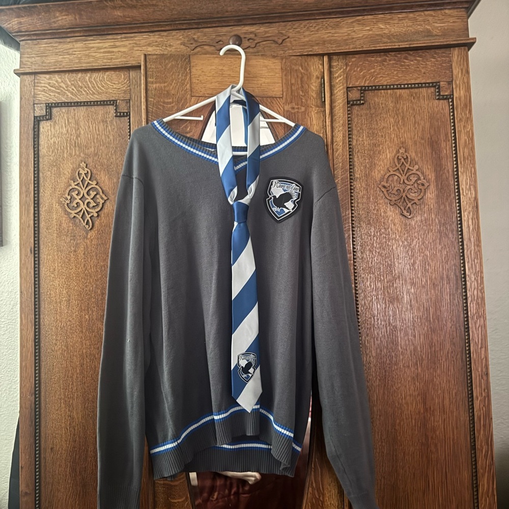 Warner Bros Gray and Blue Crewneck Sweater